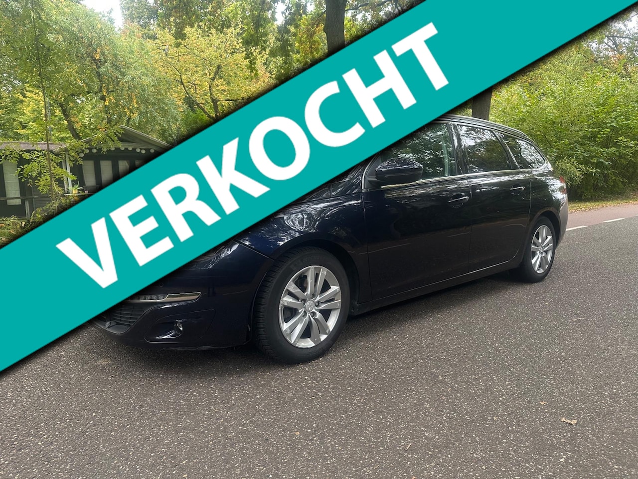Peugeot 308 SW - 1.2 PureTech Blue Lease Executive 1.2 PureTech Blue Lease Executive - AutoWereld.nl