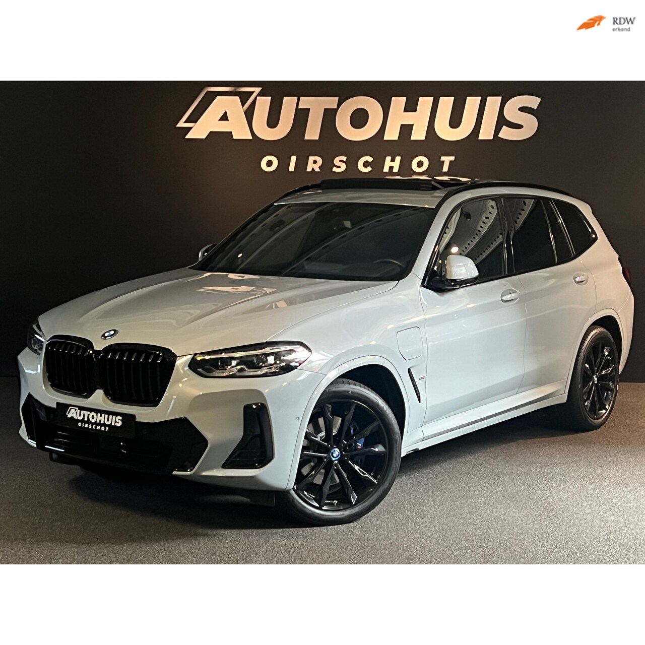 BMW X3 - XDrive30e High Executive Edition M Lederen stoelen/ 20"/ Camera/ ACC/ Headup/ M Performanc - AutoWereld.nl