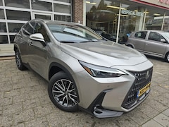 Lexus NX - 450h+ AWD Luxury Line Oplaadmogelijkheid