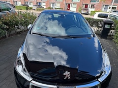 Peugeot 208 - 1.2 PureTech Allure arm leuning