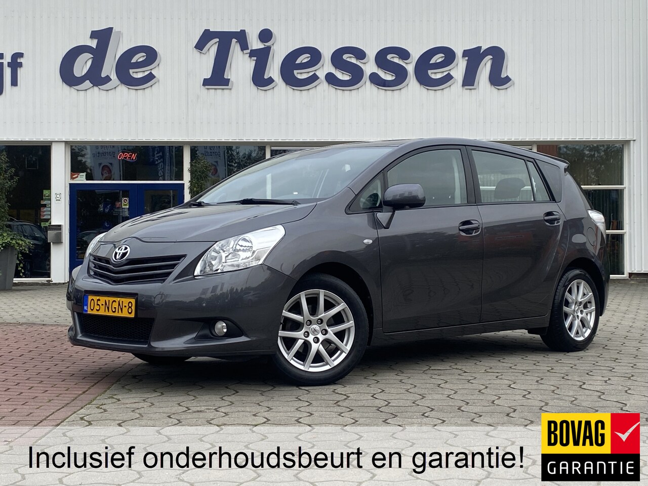 Toyota Verso - 1.6 VVT-i Business Pano, Trekhaak, Leder, Rijklaar met beurt & garantie! - AutoWereld.nl