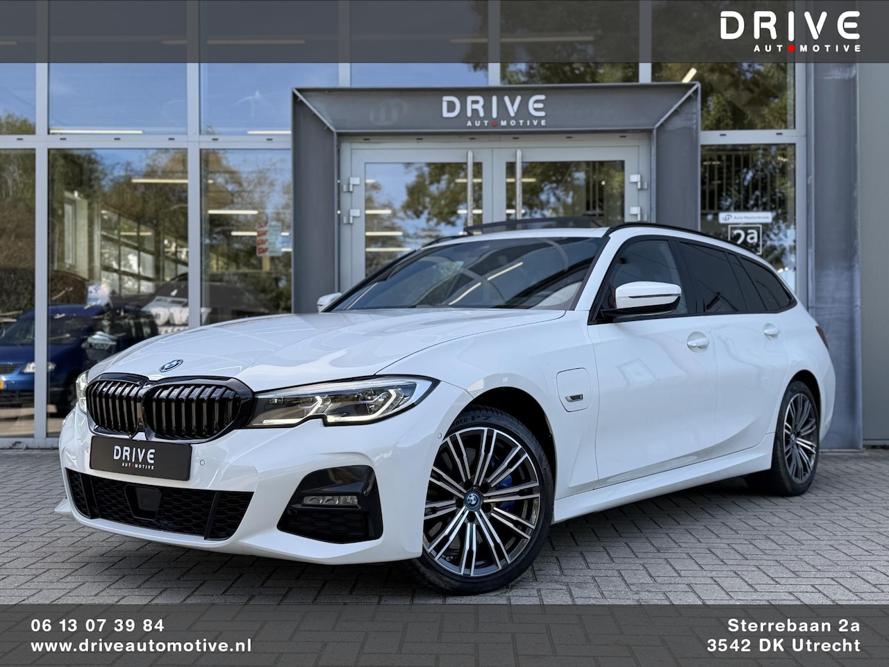 BMW 3-serie Touring - 330e xDrive High Ex. M-Sport|SOH90%|Pano|Laser|Driving Ass Prof|HUD|HiFi||Trekhaak - AutoWereld.nl