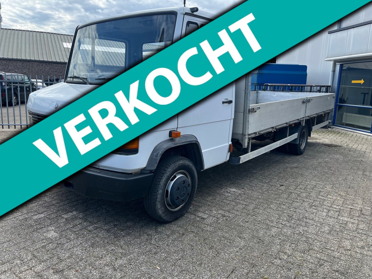 Mercedes-Benz Bestelwagen - 611 D bakwagen eerste eigenaar 5 meter bak - AutoWereld.nl