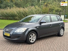 Kia Cee'd - 1.6 X-tra/AIRCO/CRUISE/TREKHAAK