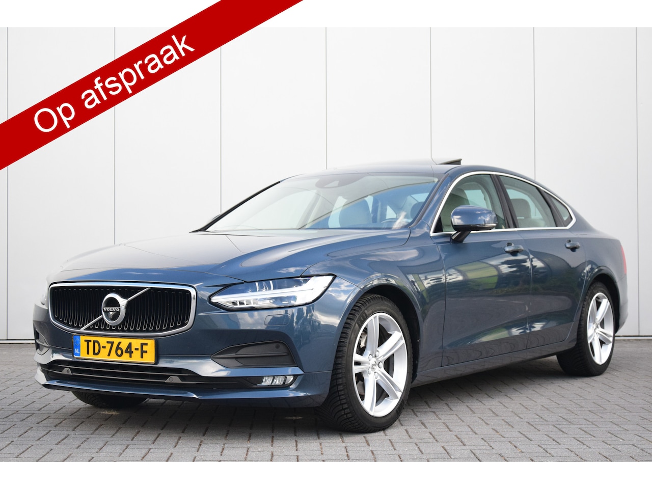 Volvo S90 - 2.0 D4 Momentum Leer/Verwarmd Schuifdak HU Digi/Cockpit - AutoWereld.nl