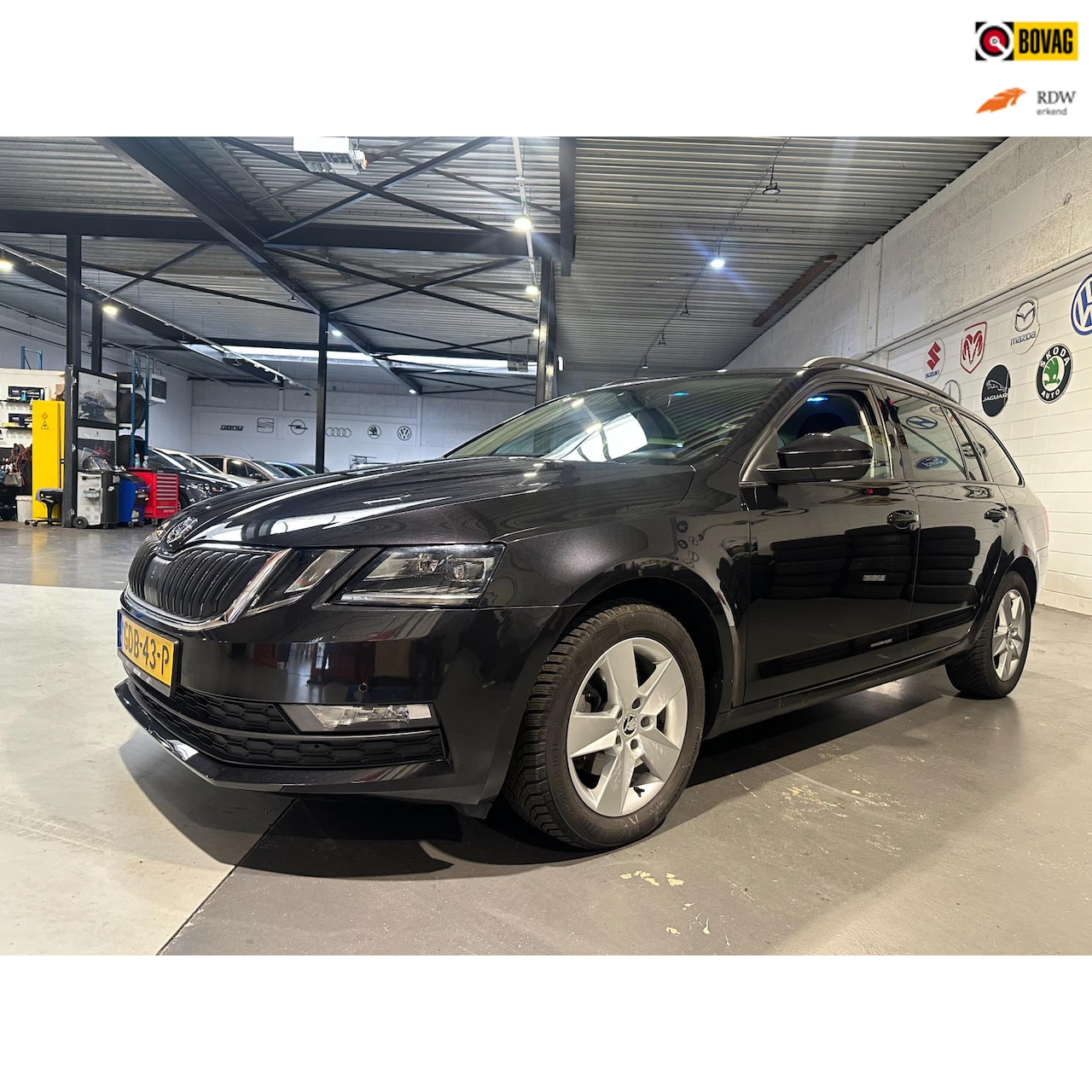 Skoda Octavia Combi - 1.5 TSI Greentech Sport Business/Dealer onderhouden - AutoWereld.nl