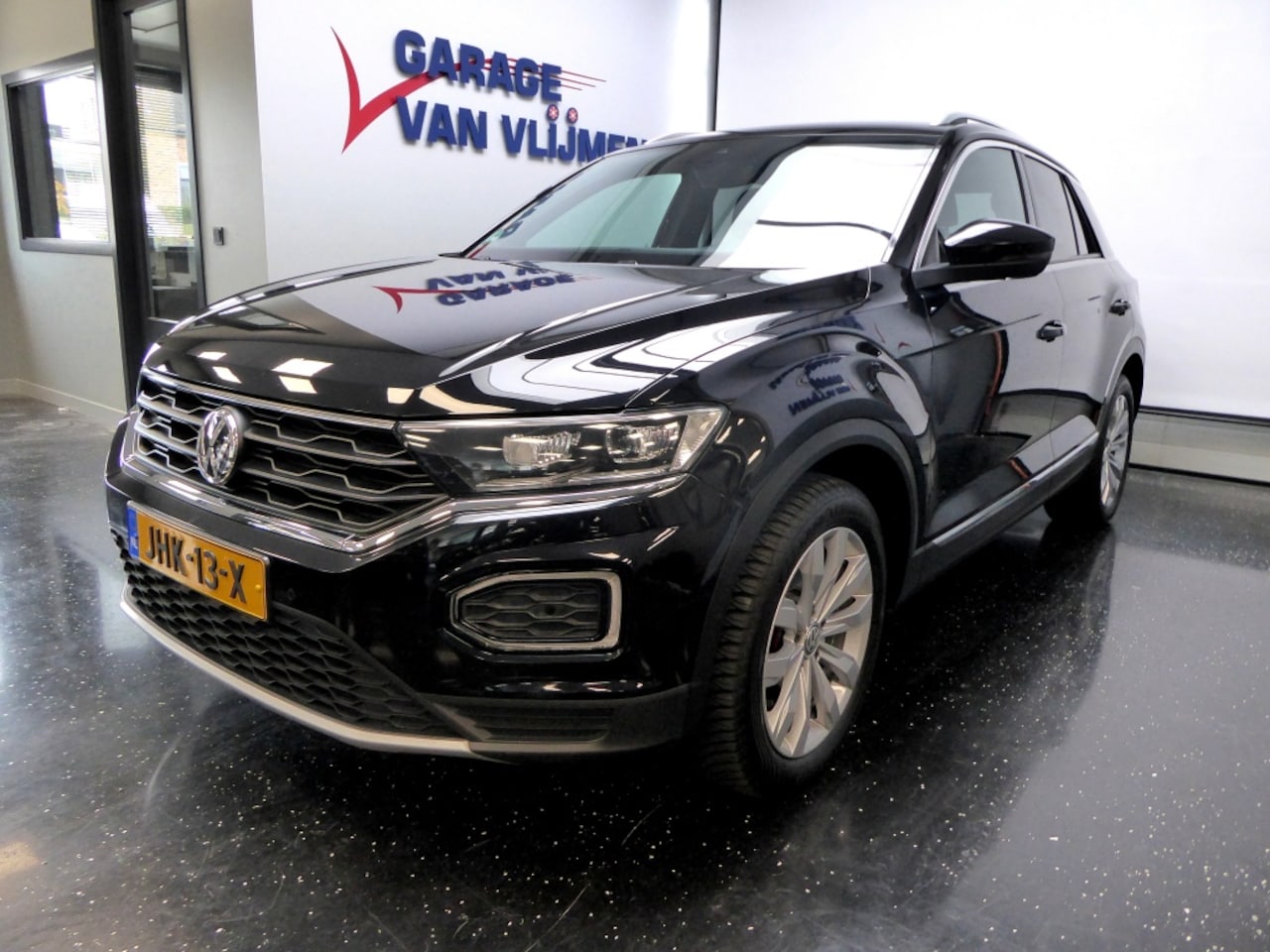 Volkswagen T-Roc - 2.0 TSI 4Motion Sport Trekhaak Carplay - AutoWereld.nl
