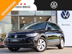 Volkswagen Tiguan - 1.5 TSI 150 pk DSG Life | Zwenkbare trekhaak | App Connect | LED | Camera | Climatronic |