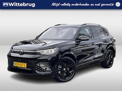 Volkswagen Tiguan - 1.5 eHybrid R-Line Edition / 272pk / Black Style / Trekhaak / 20'' LMV / Panoramadak / VW