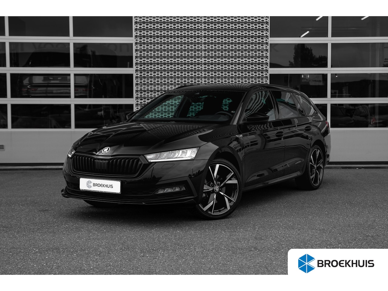Skoda Octavia Combi - 1.4TSI 204pk iV PHEV Sportline | Trekhaak | Head-Up | Adaptive Cruise | 19" | Parkeerhulp - AutoWereld.nl