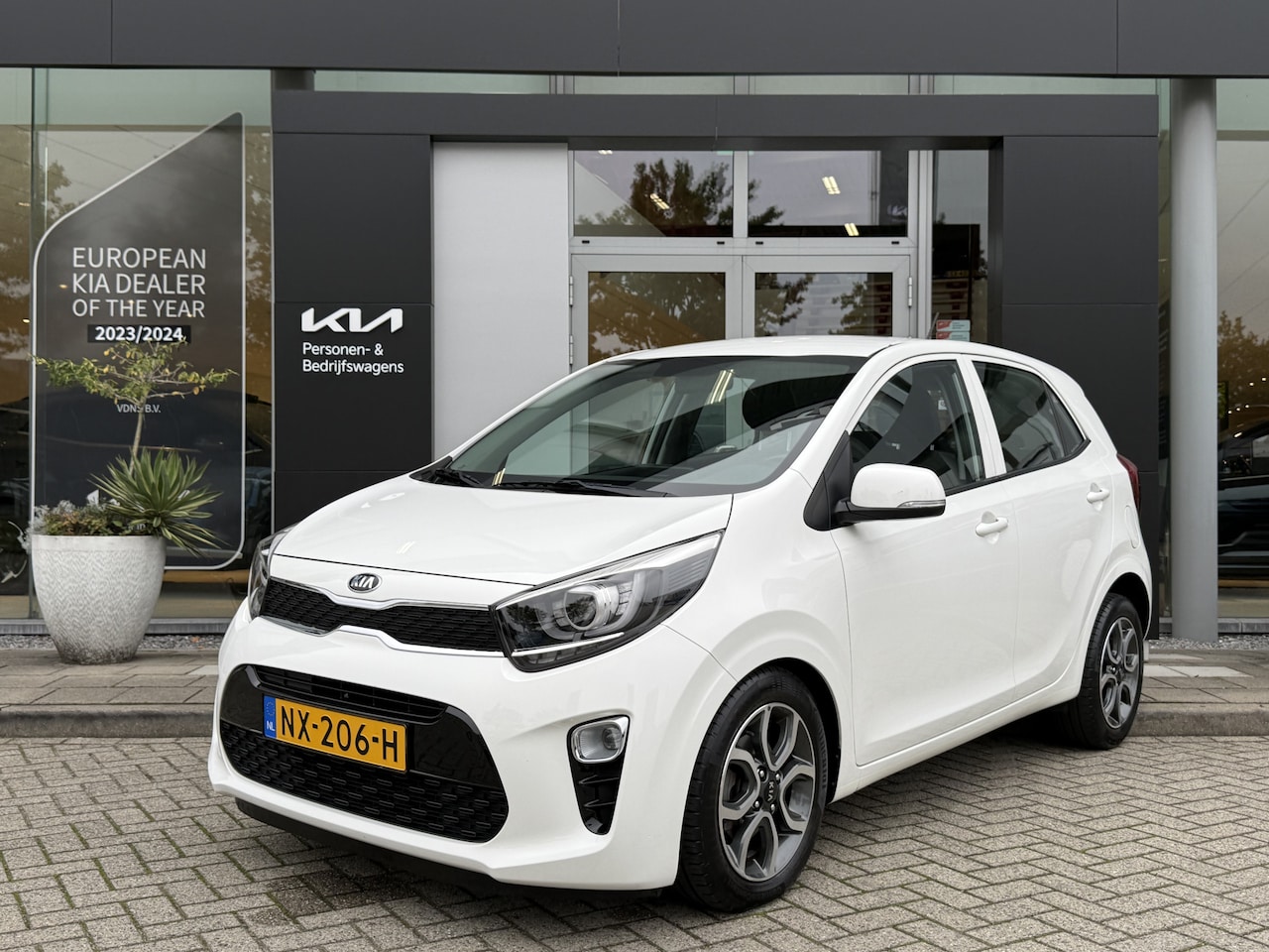 Kia Picanto - 1.0 CVVT First Edition Clima // Cruise // Apple Car Play // 62.000km // 1e eigenaar info R - AutoWereld.nl