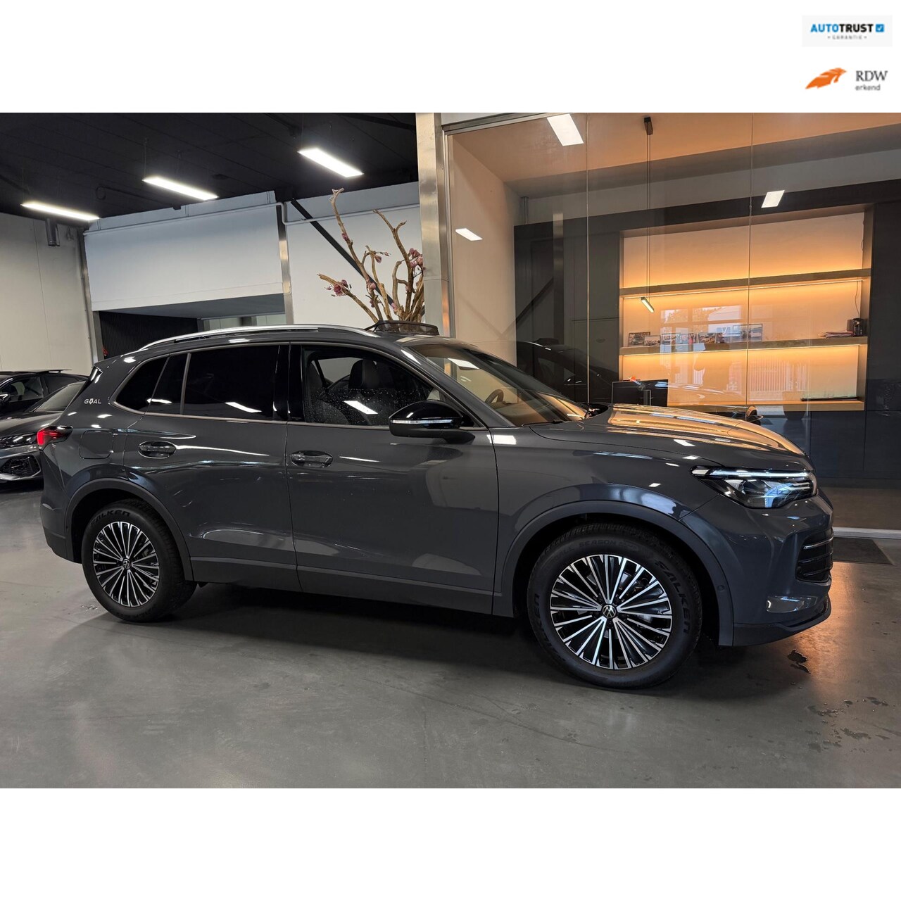 Volkswagen Tiguan - 1.5 eTSI Goal Edition Panorama 360Cam. ACC 12-2024 - AutoWereld.nl