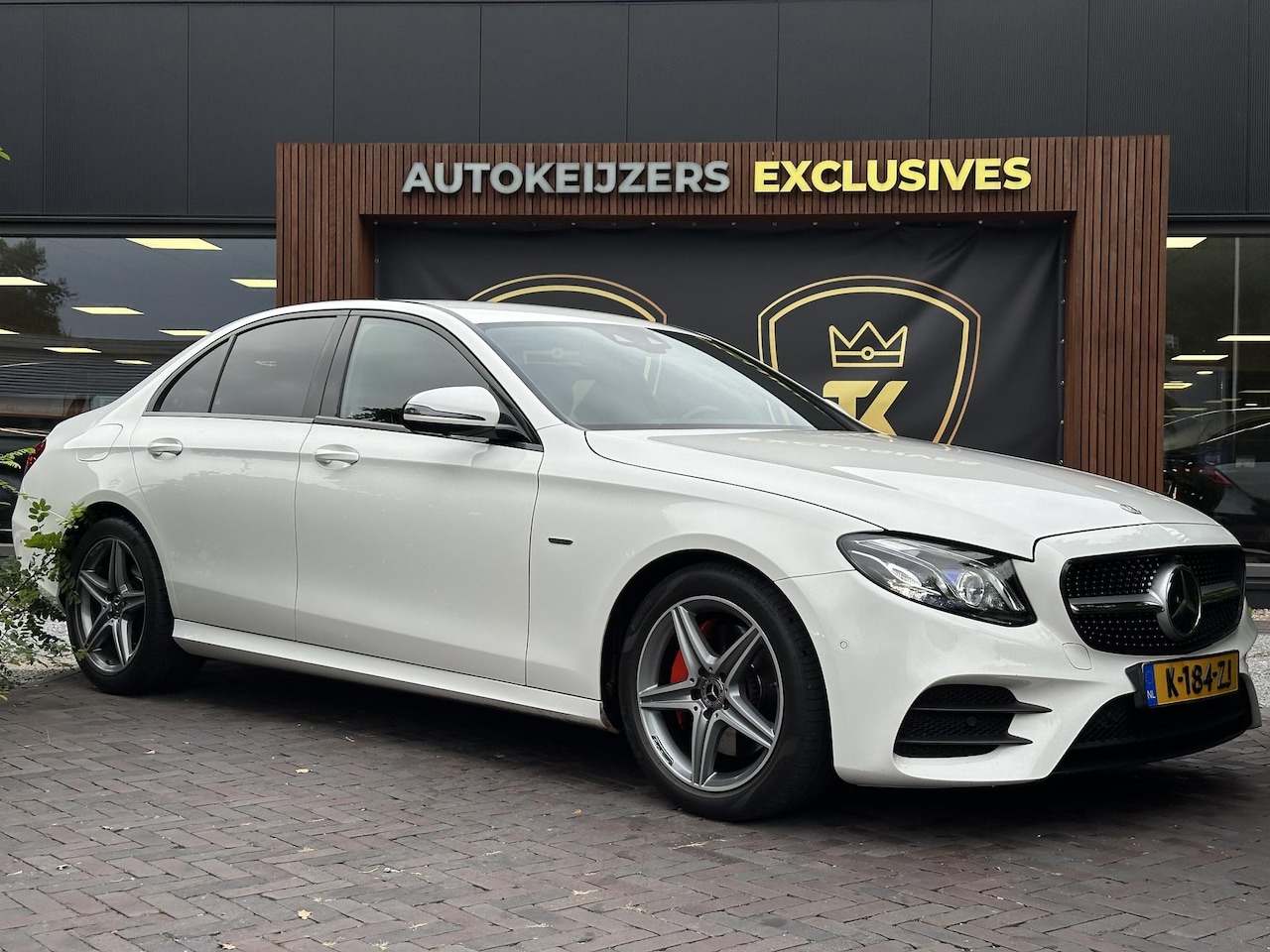 Mercedes-Benz E-klasse - 300 d Sport Edition AMG WideScreen Adapt. Cruise Memory Ambient Trekhaak - AutoWereld.nl