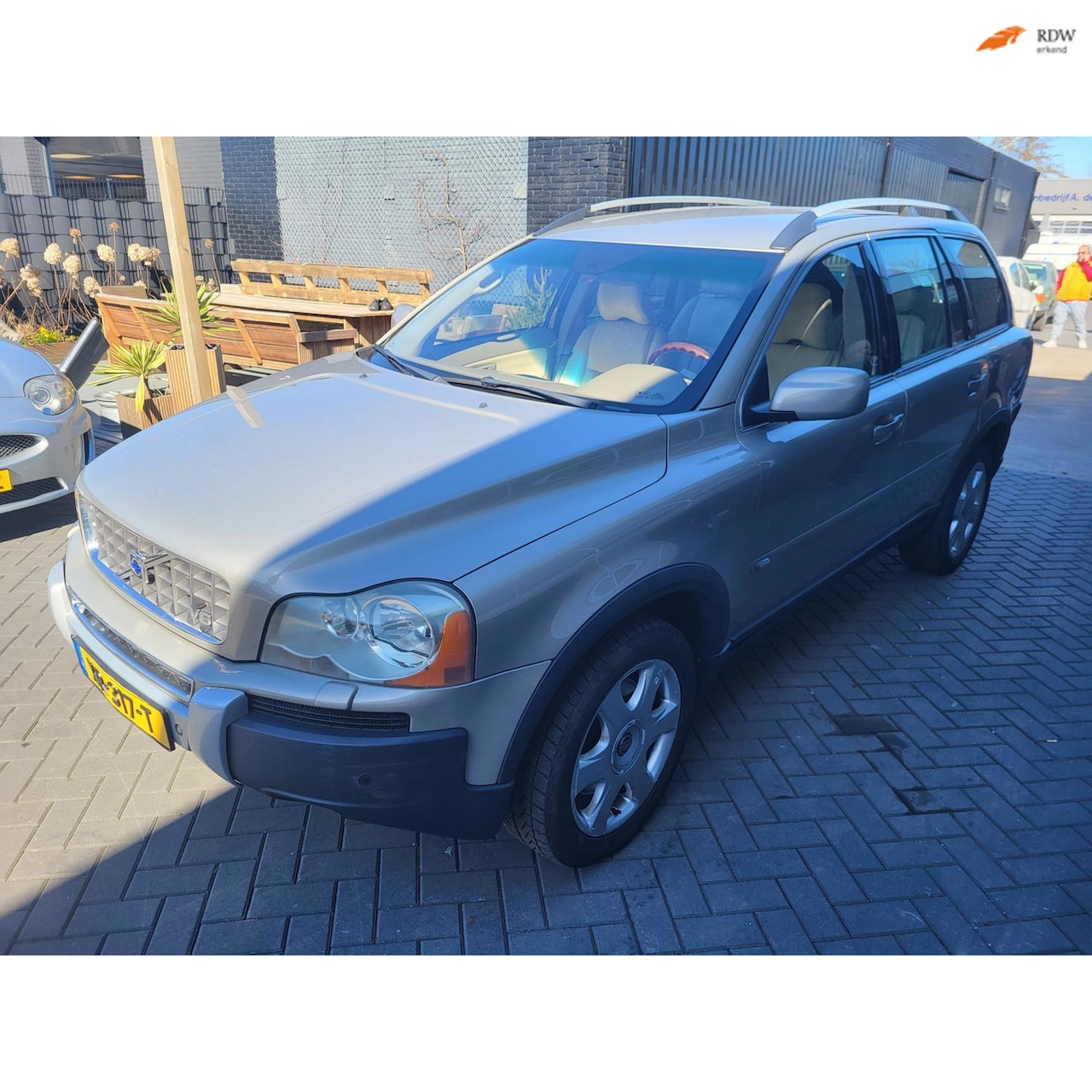 Volvo XC90 - 4.4 V8 Momentum 4.4 V8 Momentum - AutoWereld.nl