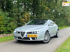 Alfa Romeo Brera - 3.2 JTS Q4 SkyWindow | Pano + Cruise + Navi Nu € 8.975,