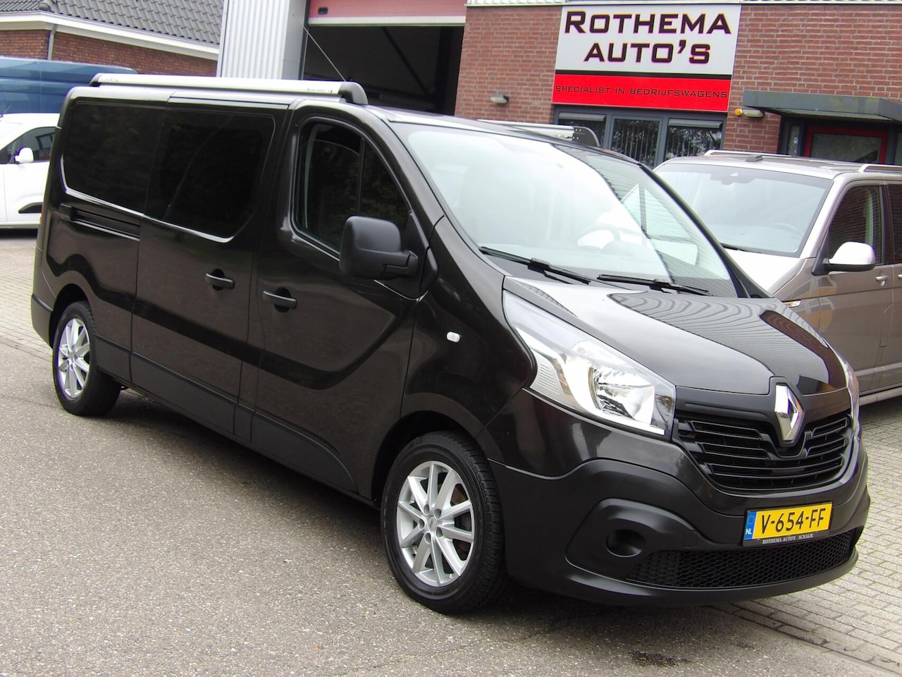 Renault Trafic - bestel 1.6 dCi T29 L2H1 DC Luxe - AutoWereld.nl