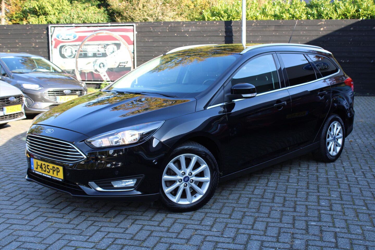 Ford Focus Wagon - 1.5 EcoBoost 150pk Titanium Edition Wagon, Winterpack, Camera - AutoWereld.nl
