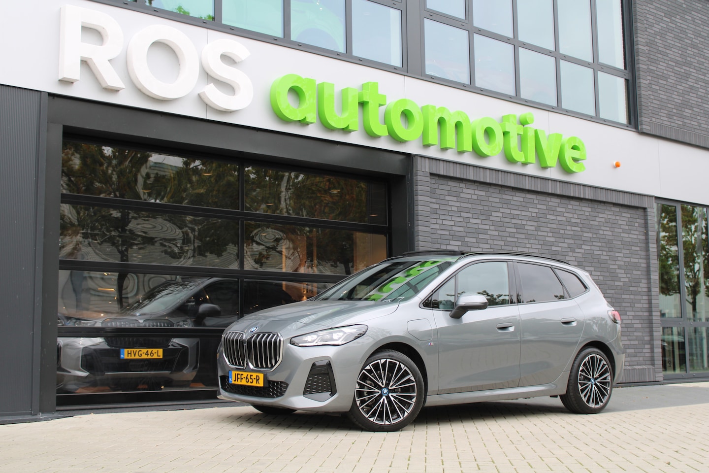 BMW 2-serie Active Tourer - 225e xDrive | M-SPORT | PANO | H/K | HUD | KEYLESS | 360 | - AutoWereld.nl