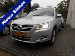 Volkswagen Tiguan - 2.0 TDI Sport&Style 4Motion Automaat / Trekhaak / Navi / Leer / Pano