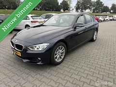 BMW 3-serie - 320i High Executive