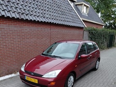 Ford Focus - 1.6-16V Ambiente