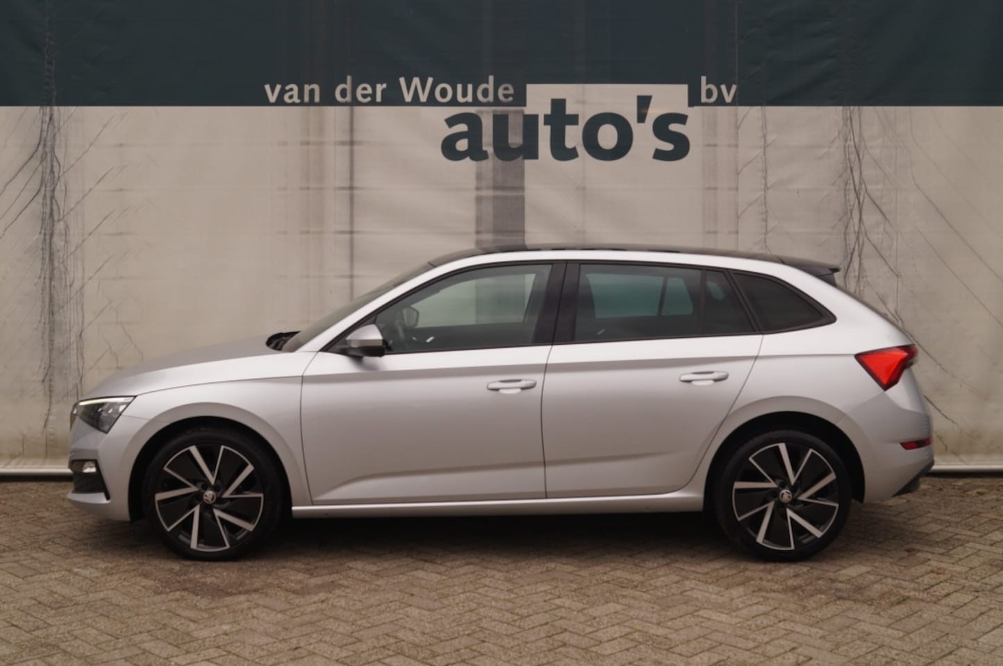 Skoda Scala - 1.5 TSI 150pk DSG Sport Business -PANO-NAVI-ECC-DIGI- - AutoWereld.nl