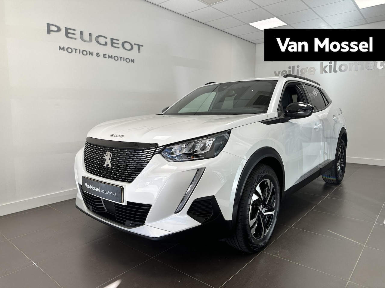 Peugeot 2008 - 1.2 PureTech Allure | Camera | Navigatie | Trekhaak - AutoWereld.nl