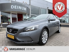 Volvo V40 - 2.0 T3 Momentum Xenon/LED verl, Navigatie, Parkeersens, Trekhaak, etc