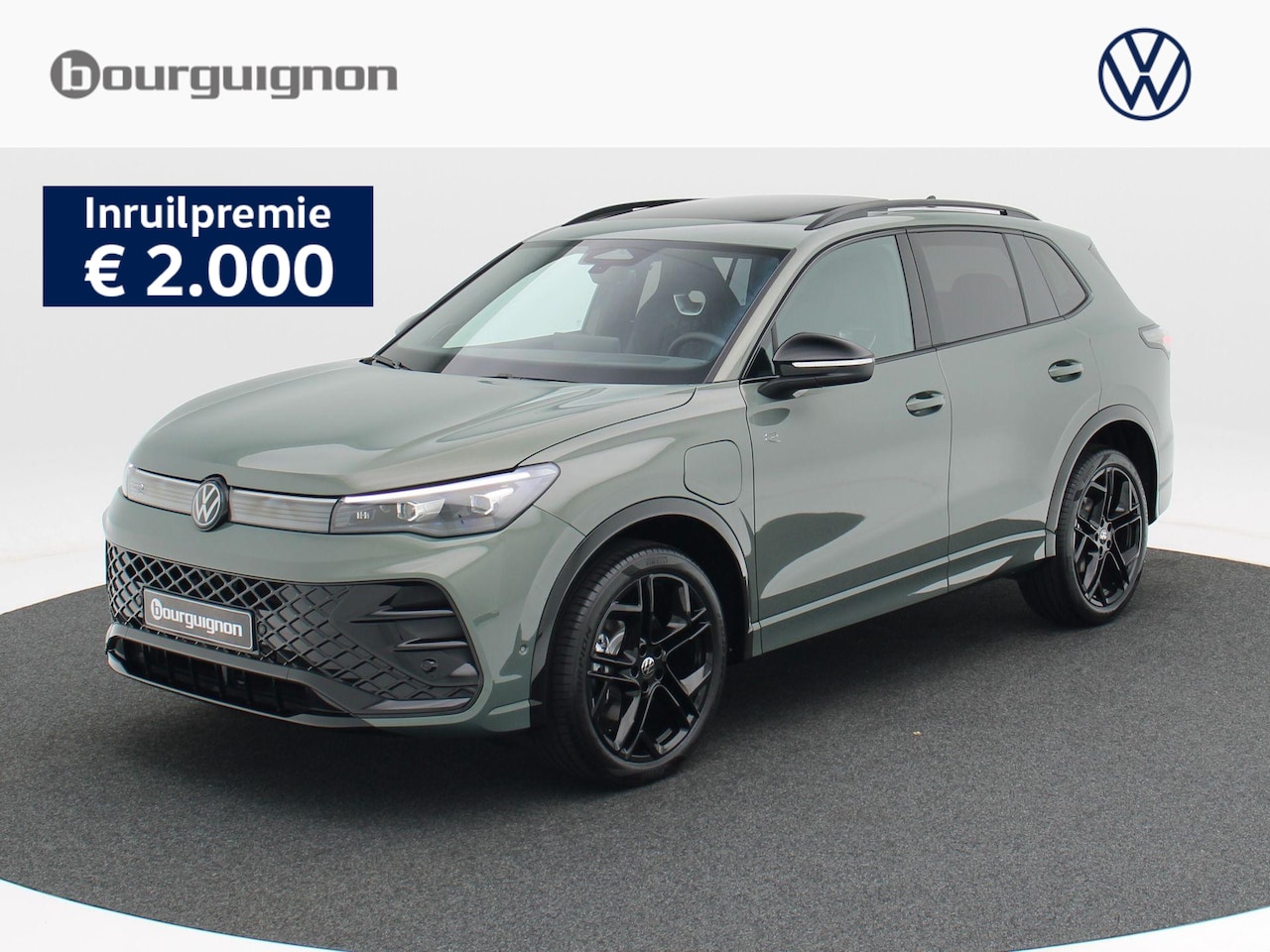 Volkswagen Tiguan - R-Line Edition 1.5 eHybrid 204 PK | Trekhaak | Head-Up | Harman/Kardon | Black Style | Pan - AutoWereld.nl