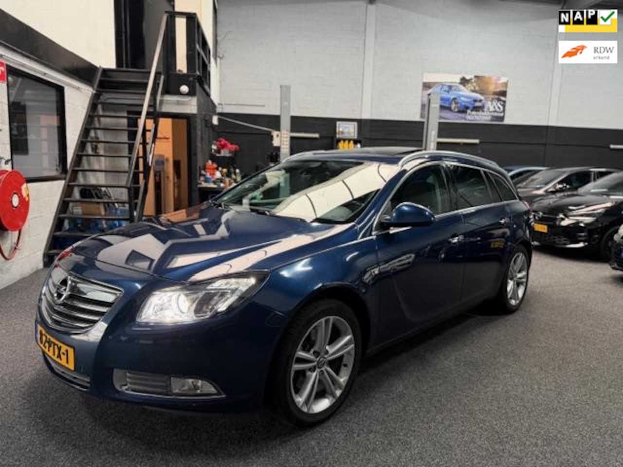 Opel Insignia Sports Tourer - 2.0 T Cosmo/Pano - AutoWereld.nl