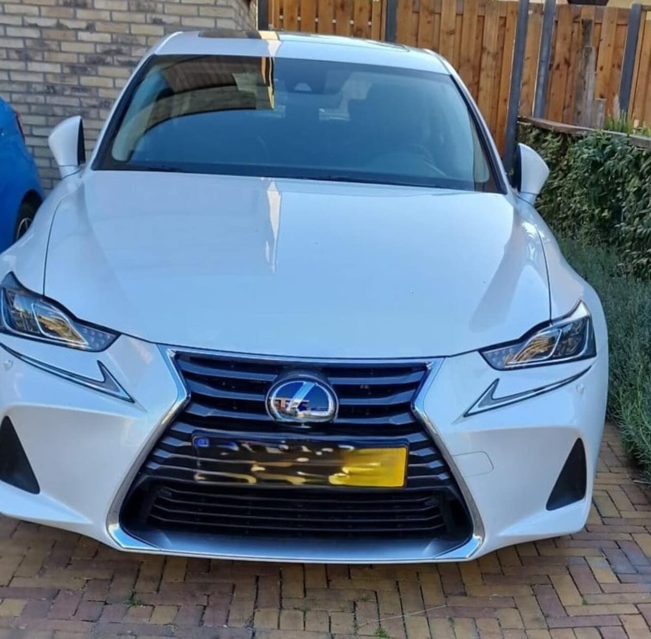 Lexus IS - 300h Hybrid Business Line Pro - AutoWereld.nl