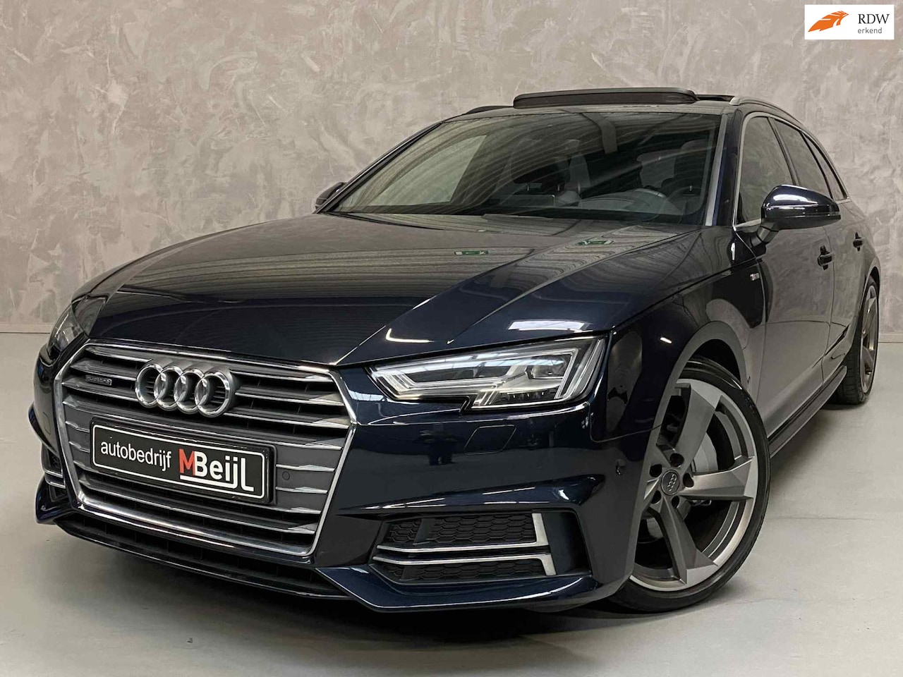 Audi A4 Avant - 2.0 TFSI MHEV quattro Sport 3 X S line black edition /Pano /HUD /Trekhaak /Miltek - AutoWereld.nl