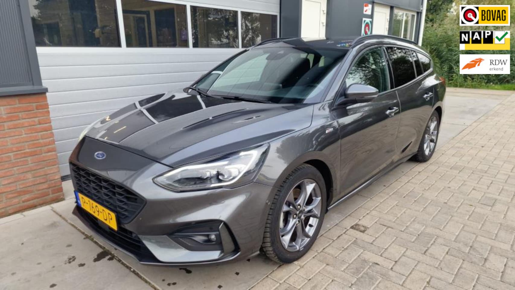Ford Focus Wagon - 1.0 EcoBoost Hybrid Titanium Vignale | 12 Mnd BOVAG Garantie - AutoWereld.nl