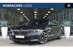 BMW 5-serie - 550e xDrive M Sport Automaat / Panoramadak / Trekhaak / Bowers & Wilkins / Adaptief onders