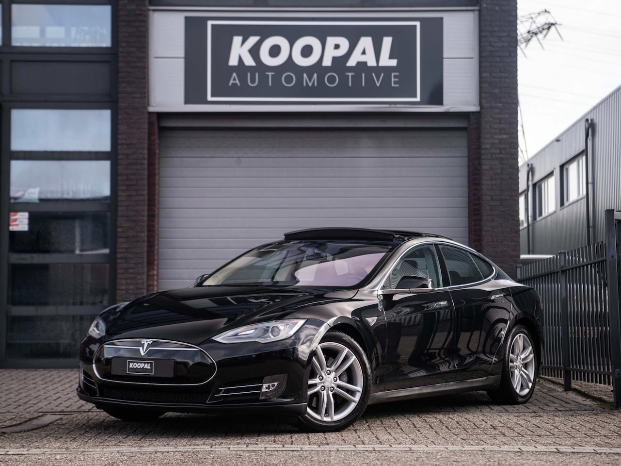 Tesla Model S - 85 Base | Free Supercharging | Pano | Tech Pack | BTW Auto - AutoWereld.nl