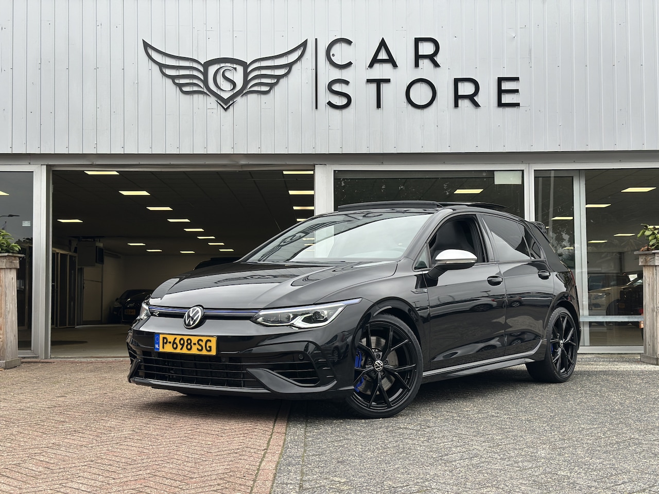 Volkswagen Golf - 2.0 TSI R 4Motion |PANO|AKRAPOVIC|HARMAN KARDON|CAMERA|IQ - AutoWereld.nl