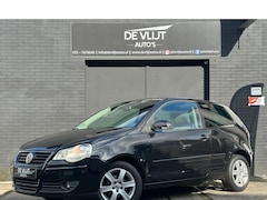 Volkswagen Polo - 1.4-16V | Automaat | Radio Cd Speler |Airco | Stoelverwarming | Cruise Control |