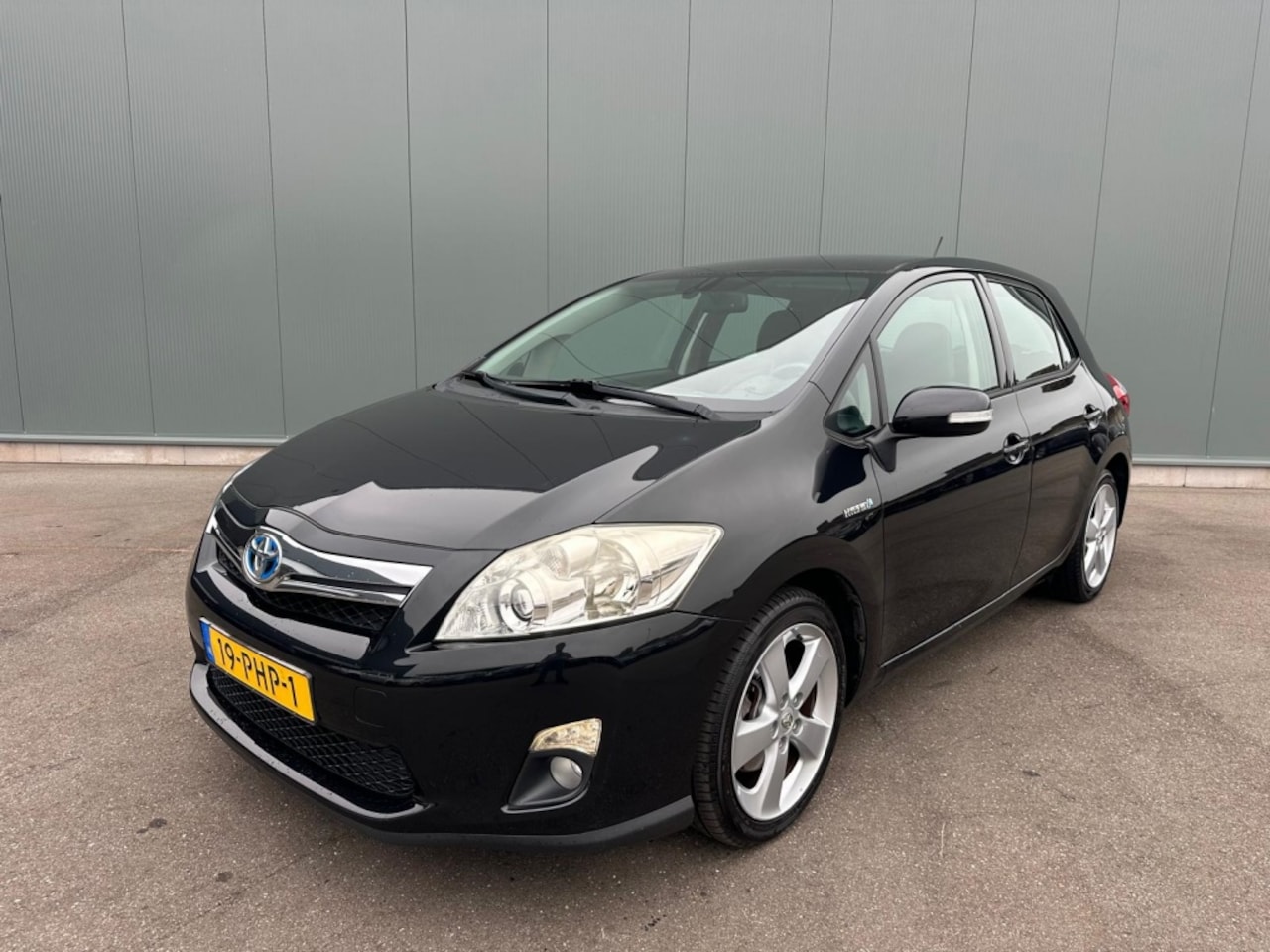 Toyota Auris - 1.8 Full Hybrid Exe. HALF LEDER | CAMERA ! - AutoWereld.nl
