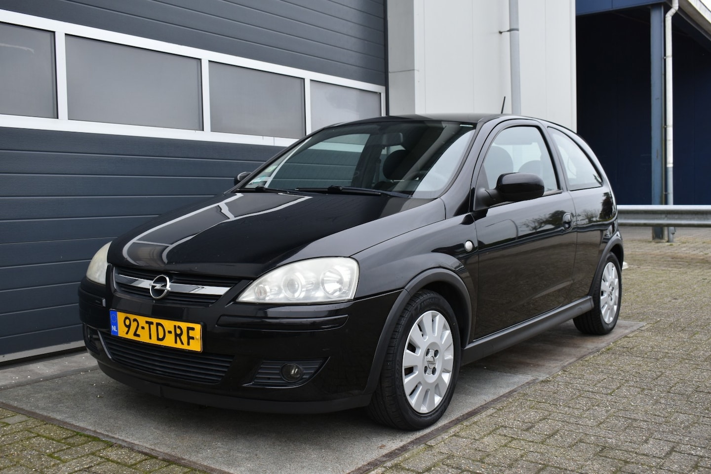 Opel Corsa - 1.2-16V Silverline 1.2-16V Silverline - AutoWereld.nl