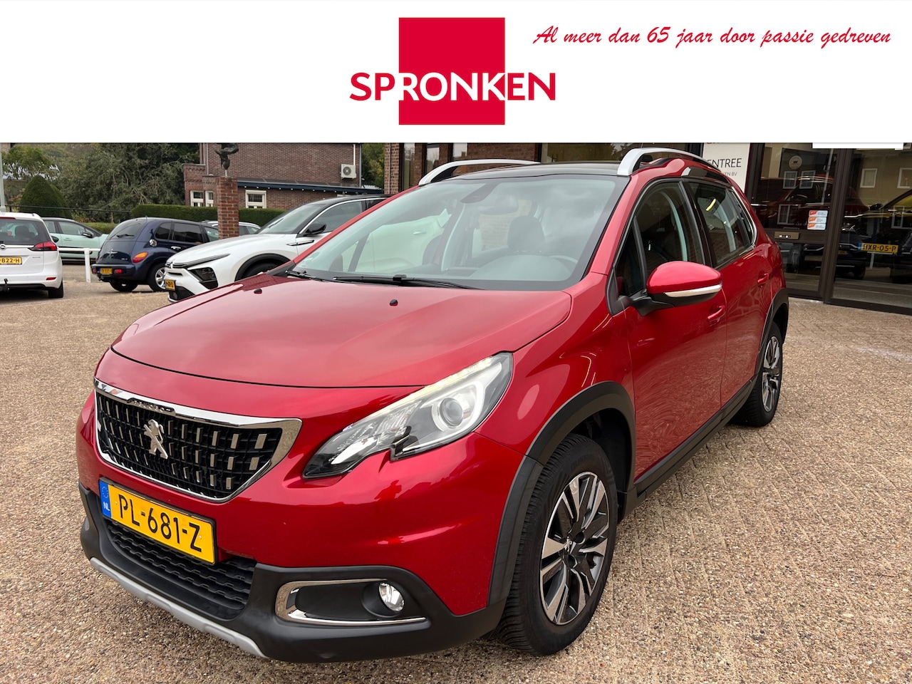 Peugeot 2008 - 1.2 PureTech Allure Navi-Camera-Panoramadak-Trekhaak - AutoWereld.nl