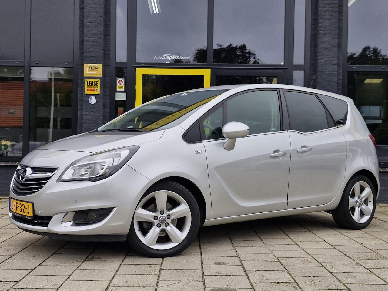 Opel Meriva - 1.4 Turbo Automaat | Parkeer Camera | Parkeer Sensoren V + A | Navigatiesysteem | Cruise C - AutoWereld.nl