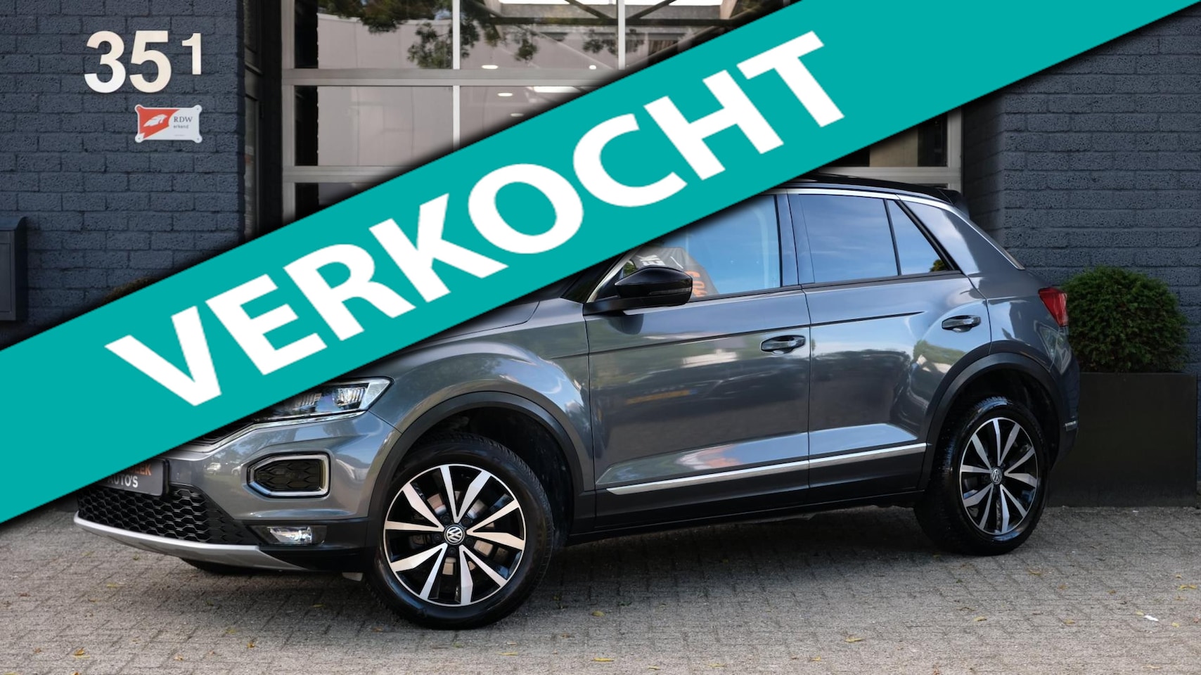 Volkswagen T-Roc - 1.5 TSI Sport ACC|CARPLAY|DIGITALE TELLER - AutoWereld.nl