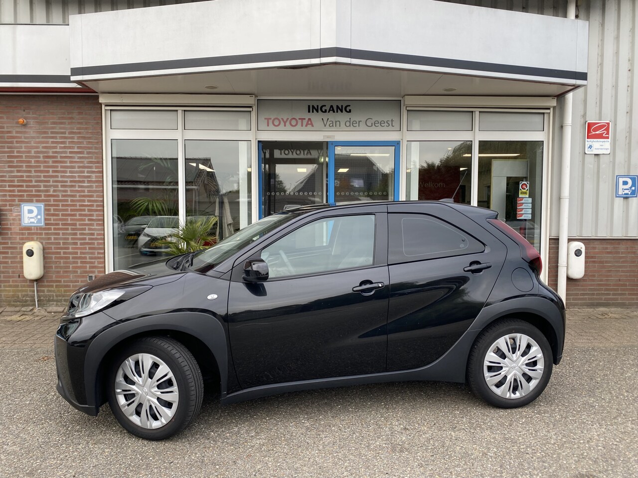 Toyota Aygo X - 1.0 VVT-i MT play 1.0 VVT-i MT Play - AutoWereld.nl