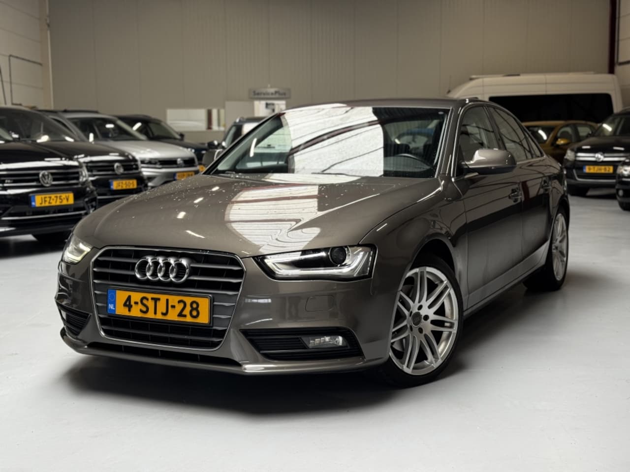 Audi A4 Limousine - 1.8 TFSIe Edition | Xenon | Trekhaak | Sportstoelen - AutoWereld.nl