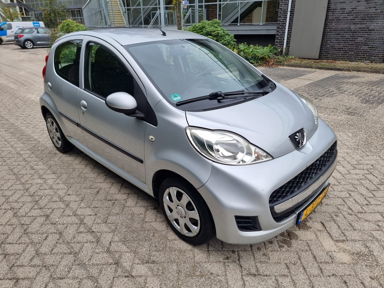 Peugeot 107 - 1.0-12V XS