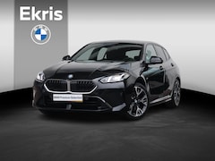 BMW 1-serie - 120 M Sport /Camera/ Stoelverwarming/ Parkeersensoren voor én achter | 18" LM Y-Spaak | M