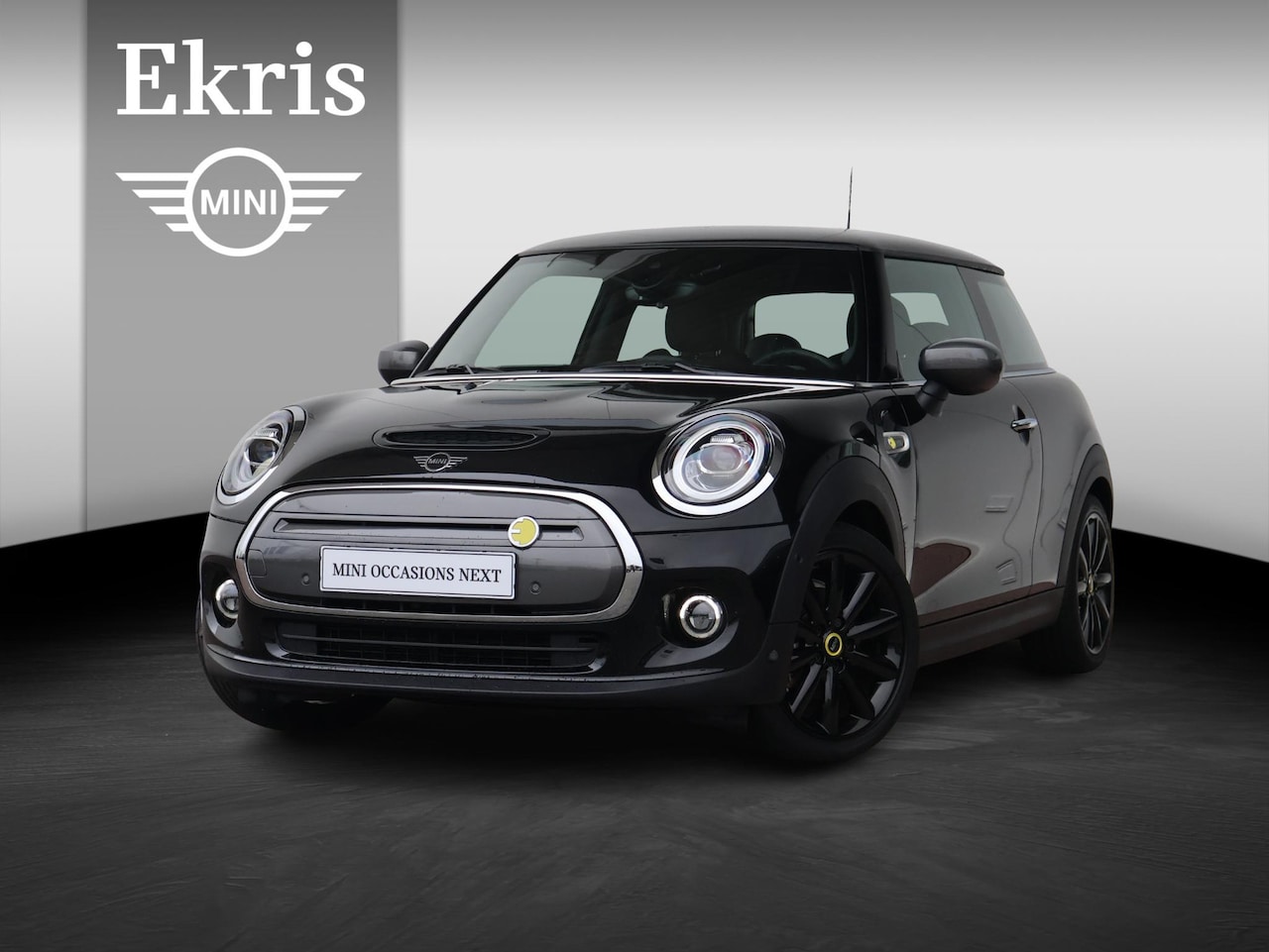 MINI Mini-Electric - Charged 33 kWh Harman Kardon/ Comfort Access/ Achteruitrijcamera/ Parkeersensoren voor én - AutoWereld.nl