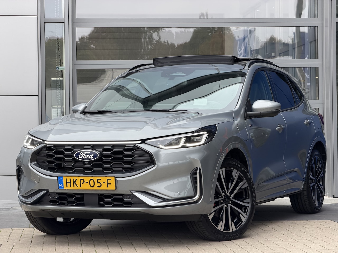 Ford Kuga - 2.5 PHEV 243pk ST-Line X | Full options | Panoramadak | 19 inch | Technology pack | Stuurw - AutoWereld.nl