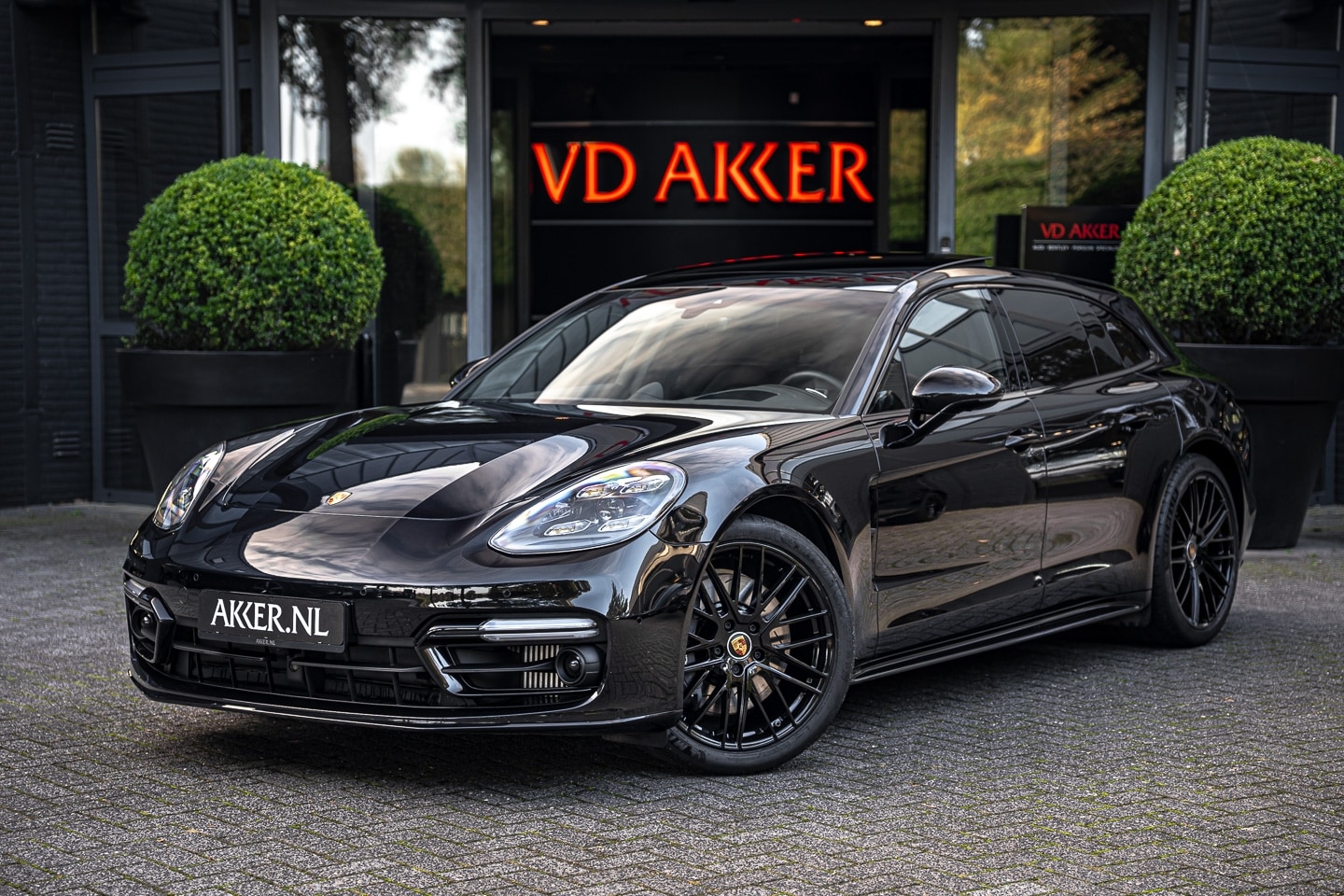 Porsche Panamera Sport Turismo - 4 E-Hybrid Platinum Edition SportDesign | Head-up | ACC - AutoWereld.nl