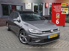 Volkswagen Golf - 1.5 TSI Highline Business R / Pano / Trekhaak / ACC / Carplay / Dyna Audio
